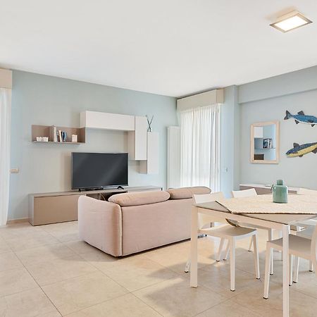 Levante Appartamento Di Pregio, Terrazza E Vista Panoramica Sul Mare E La Citta Виареджо Экстерьер фото
